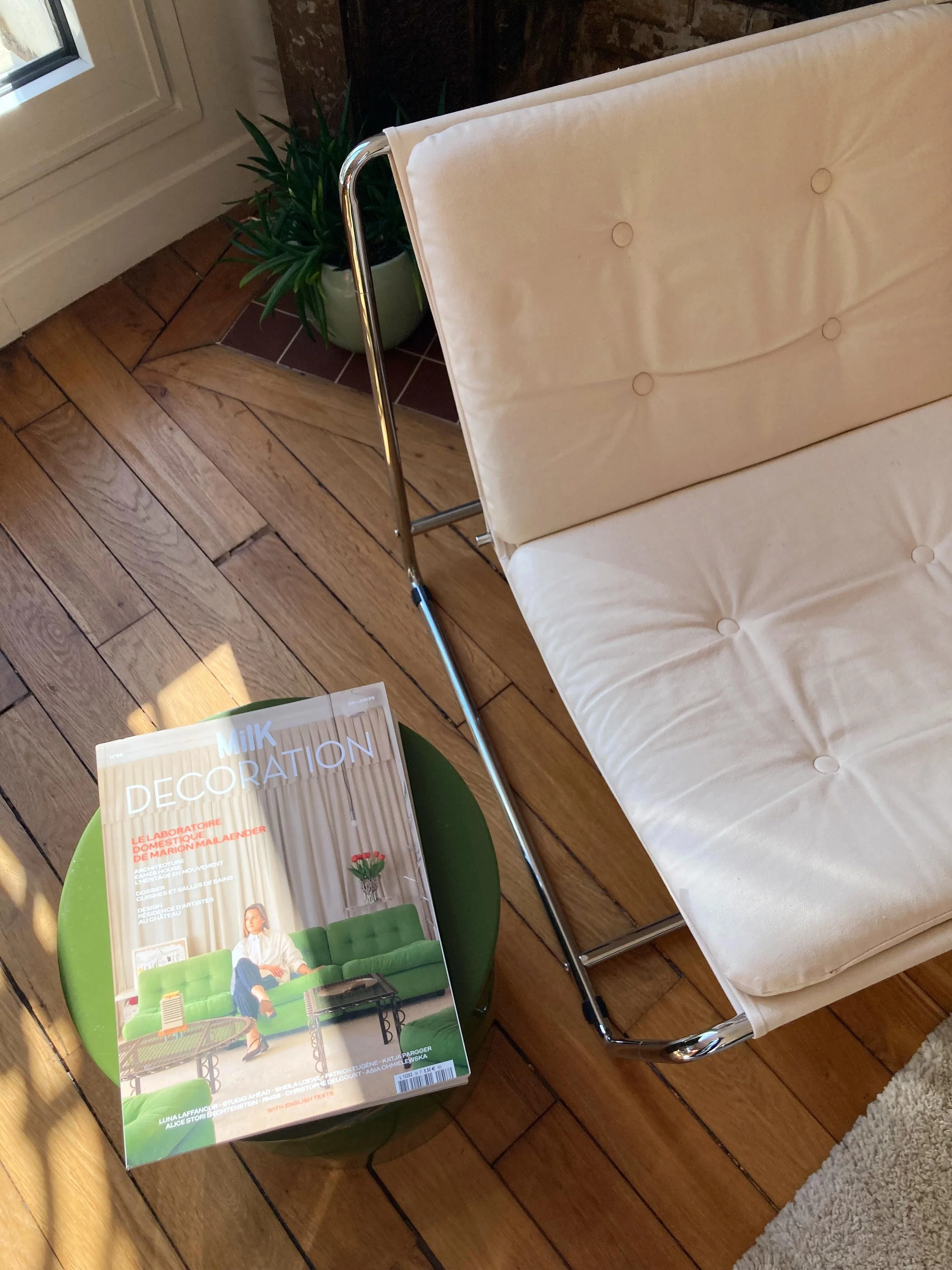 Projet R&eacute;publique (Clichy) &bull; D&eacute;tails salon 

Fauteuil : Claude Courtecuisse pour @monoprix 

#architectureinterieure #d&eacute;corationint&eacute;rieure #design #architecteclichy