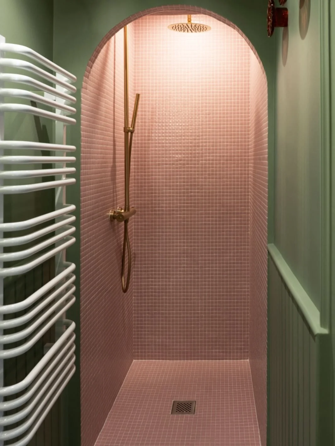 Projet Voltaire (Paris 11) &bull; Avant/apr&egrave;s salle d&rsquo;eau

R&eacute;novation totale d&rsquo;une salle d&rsquo;eau dans un esprit boudoir. 

Cette salle d&rsquo;eau tr&egrave;s &eacute;troite a &eacute;t&eacute; cr&eacute;&eacute;e &agrav