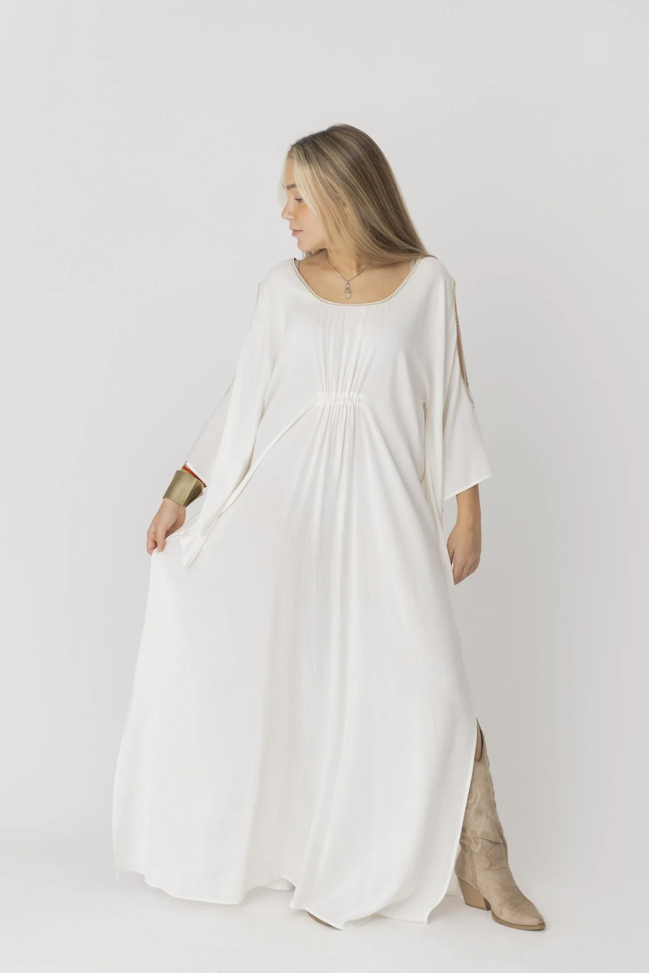 Friendly Dress, reversible by the neckline, U or V.