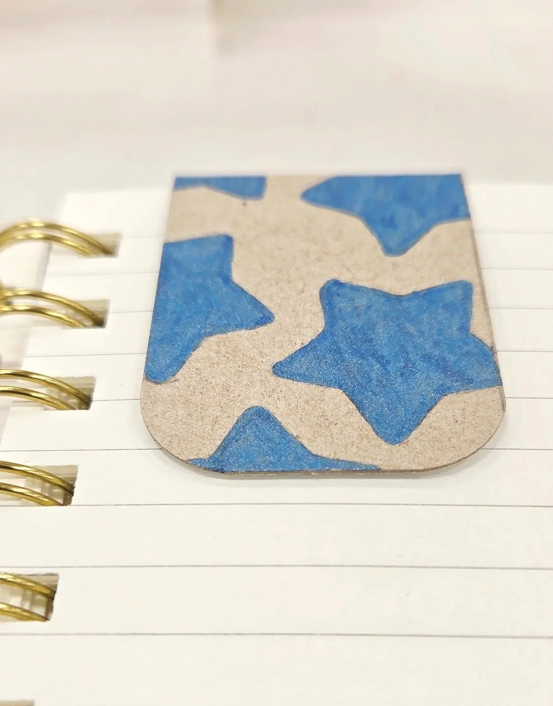 We eat a lot of cereal (probably too much), so instead of recycling the boxes, I turn them into bookmarks (and other fun stuff)!

#upcycledcardboard #bookmarks #madeinyyc #upcycledcrafts #upcycledbookmarks