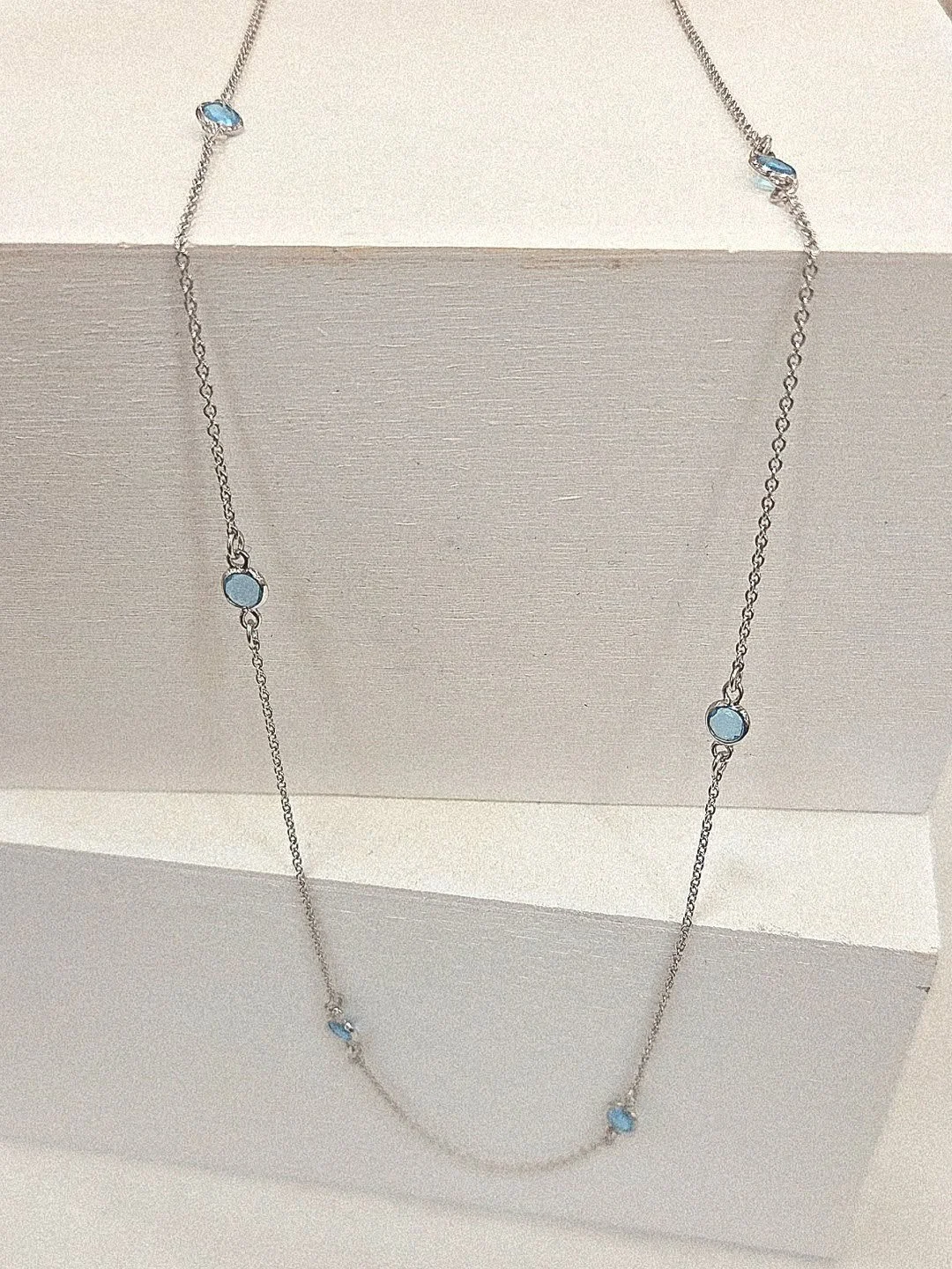 Every once in a while, I come across an old, broken, knotted necklace and can salvage a pretty chain like this one!

#upcycledjewellery #upcycledjewelry #upcuclednecklace #madeinyyc #cartajewellery