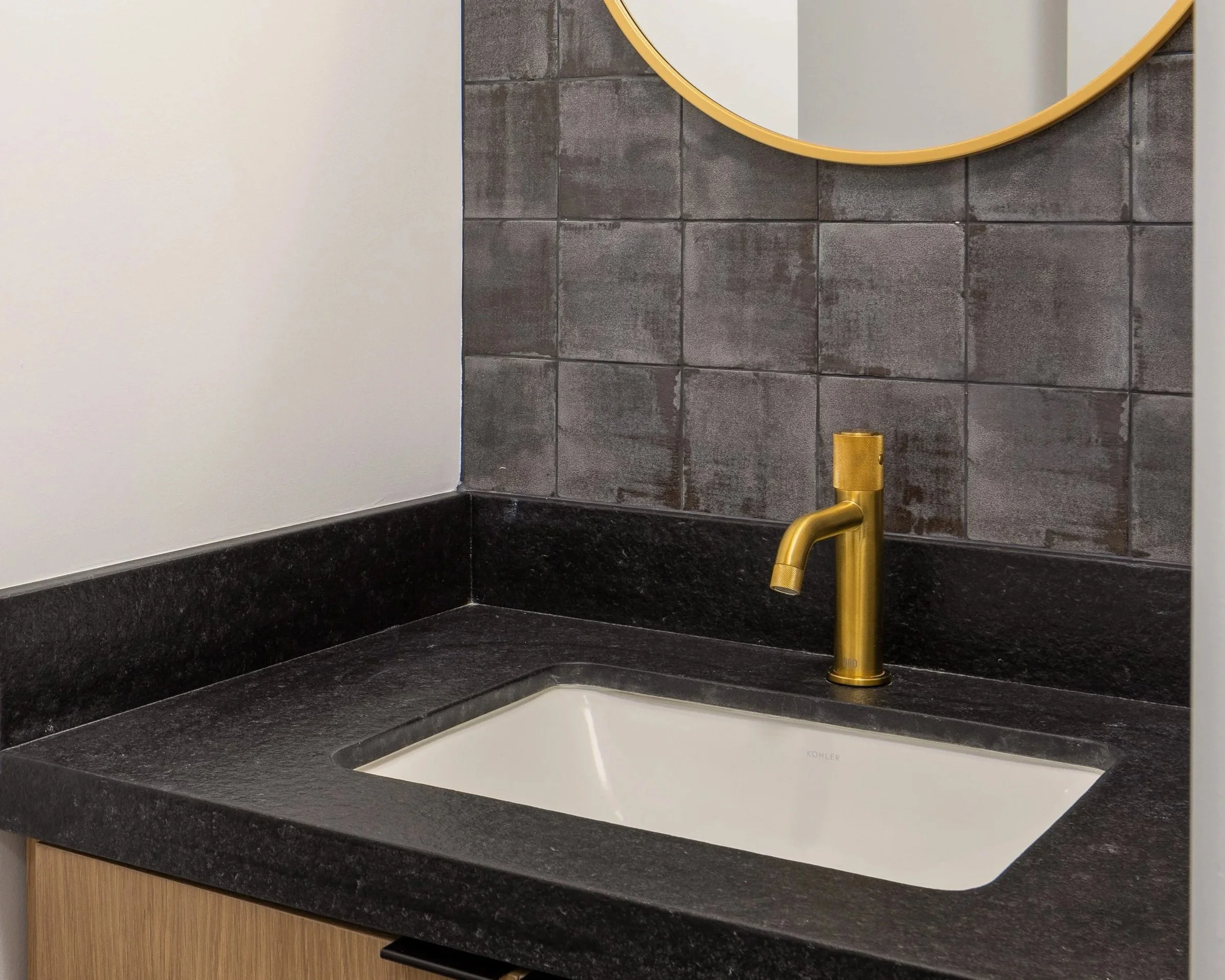 2150+McManus+-+Hallway+Bathroom-2+-+Copy.jpg