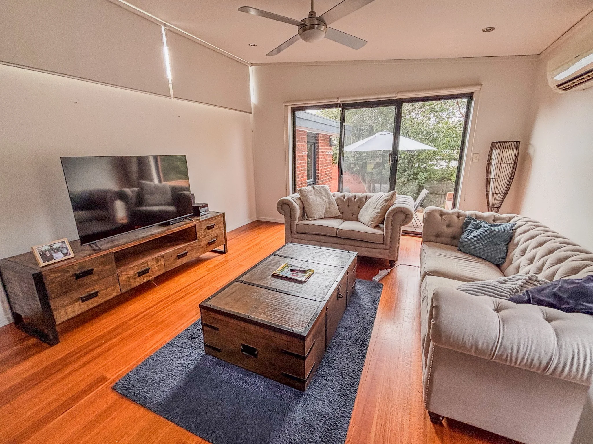 Viewbank living room.jpg