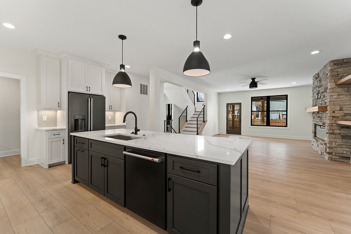 Have you seen the ✌️newest 5DC 🏠&rsquo;s in📍Blue Ash 👀  DM 📥 for listings! #cincinnatirealestate #customhome #build #newbuilds #blueashohio