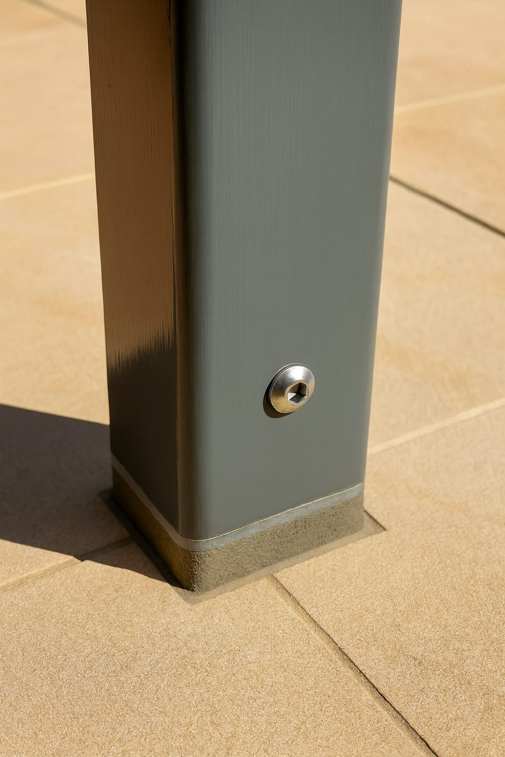 Photo of concealed steel column in finished assembly condition.