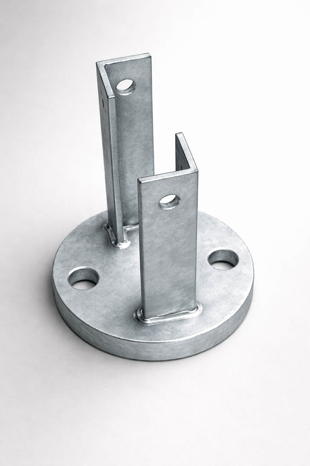 Concealed steel column and post support for circular hollow sections (CHS).