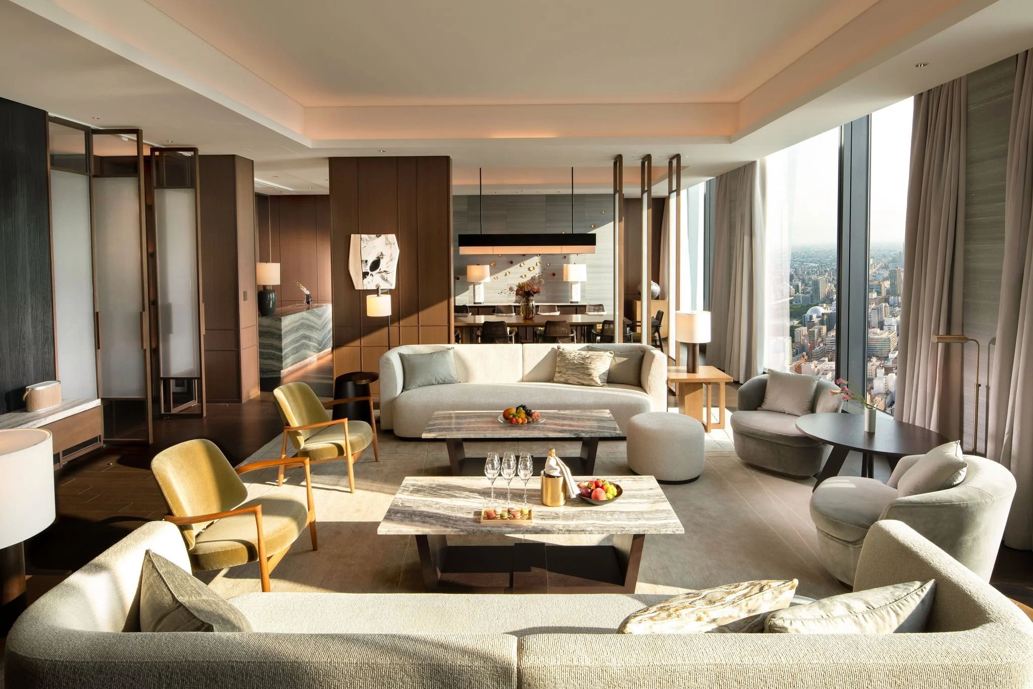 ConradSuite4001_01A.jpg
