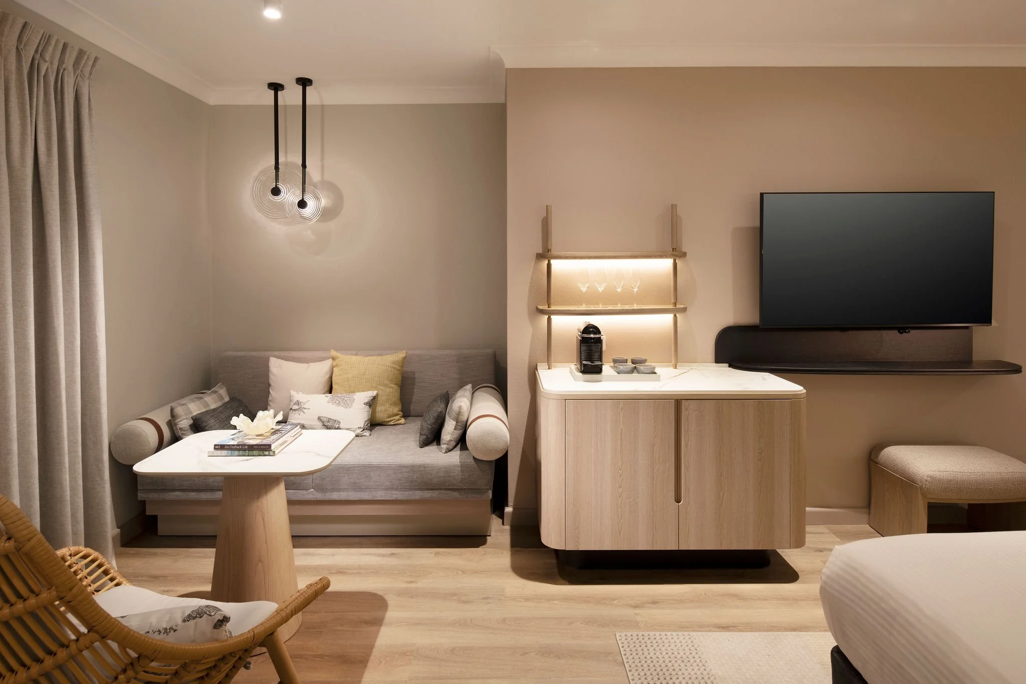 Room506_02_A.jpg