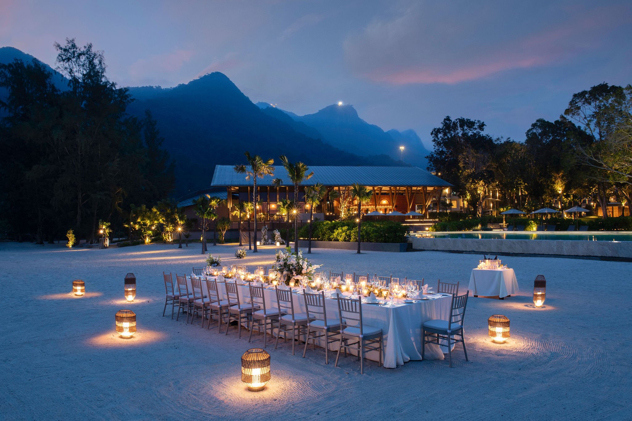 Beach_Wedding_01_A.jpg