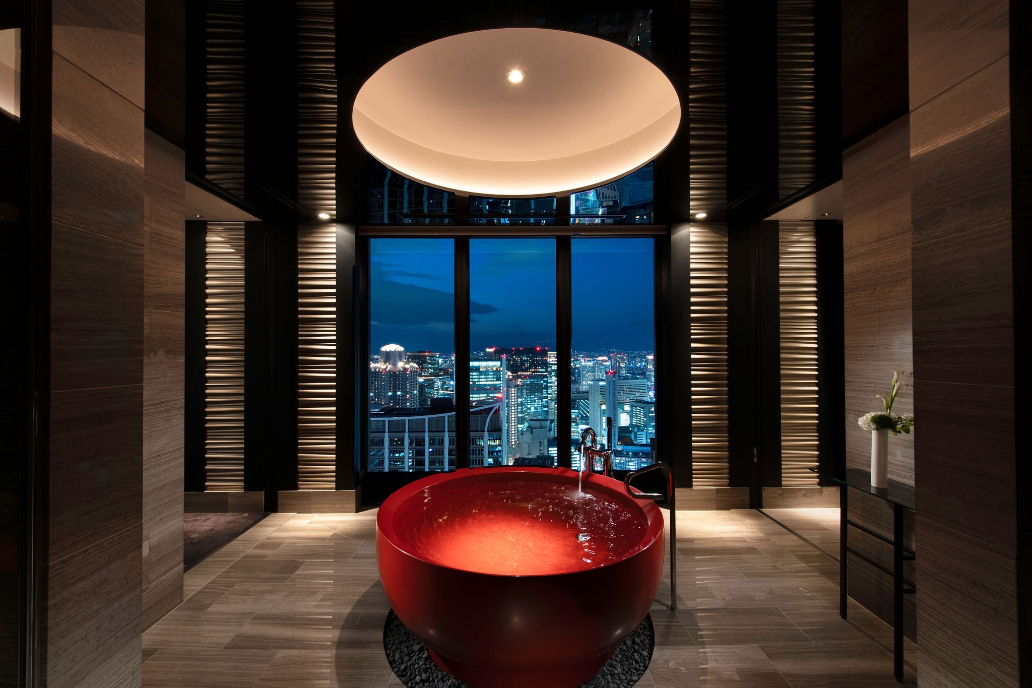 3901PenthouseSuite_Bathroom_02.jpg