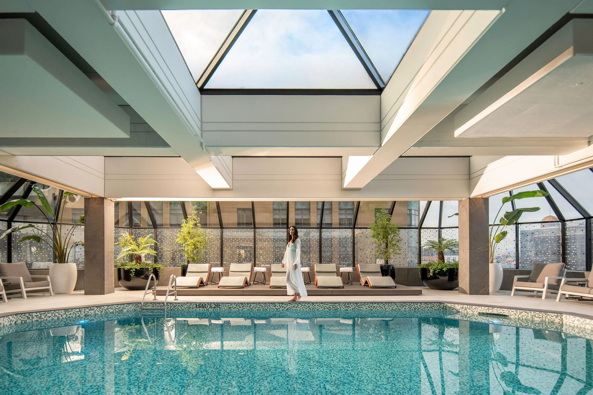Pool_Lifestyle_01_B.jpg