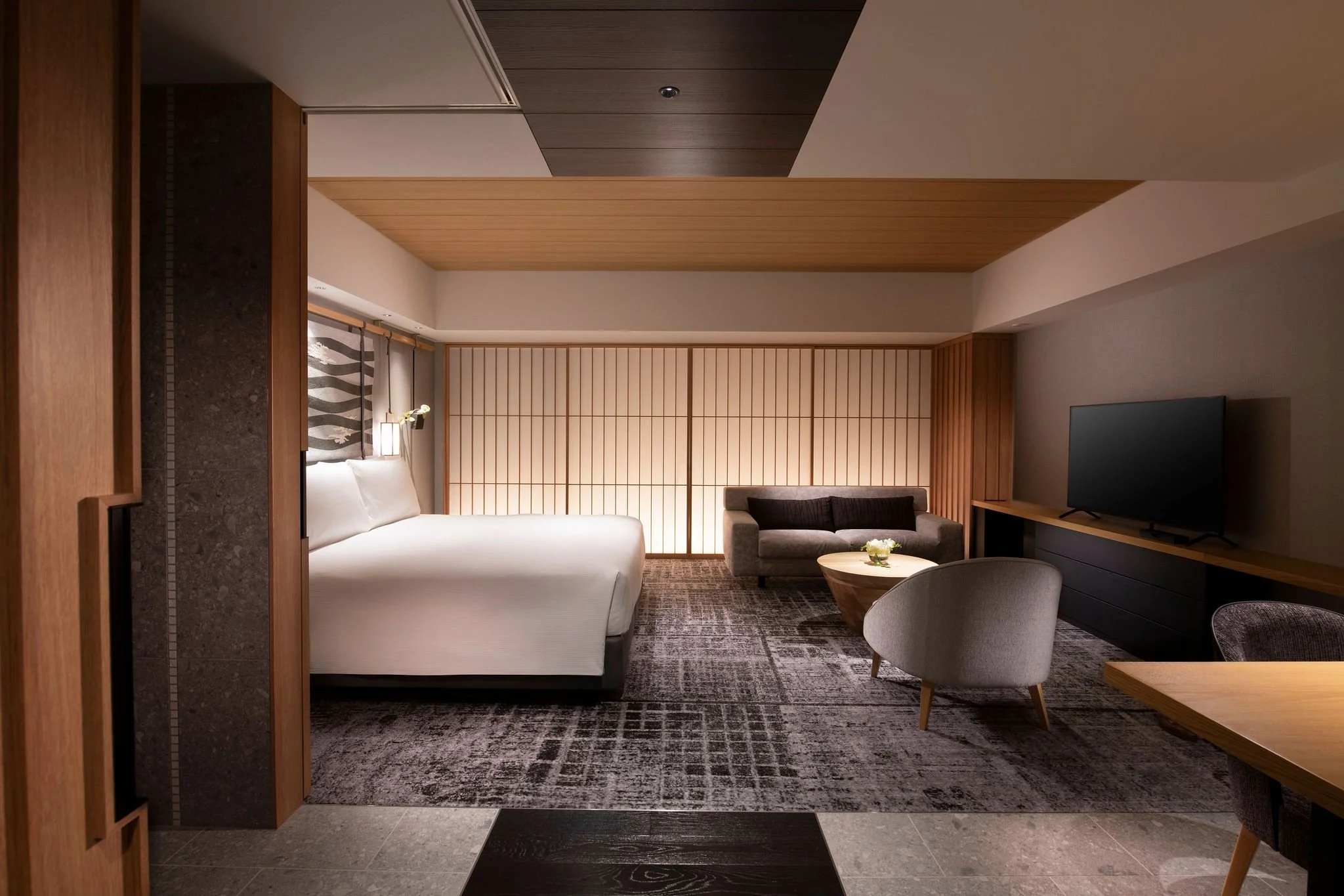 KingPremiumRoom_01.jpg
