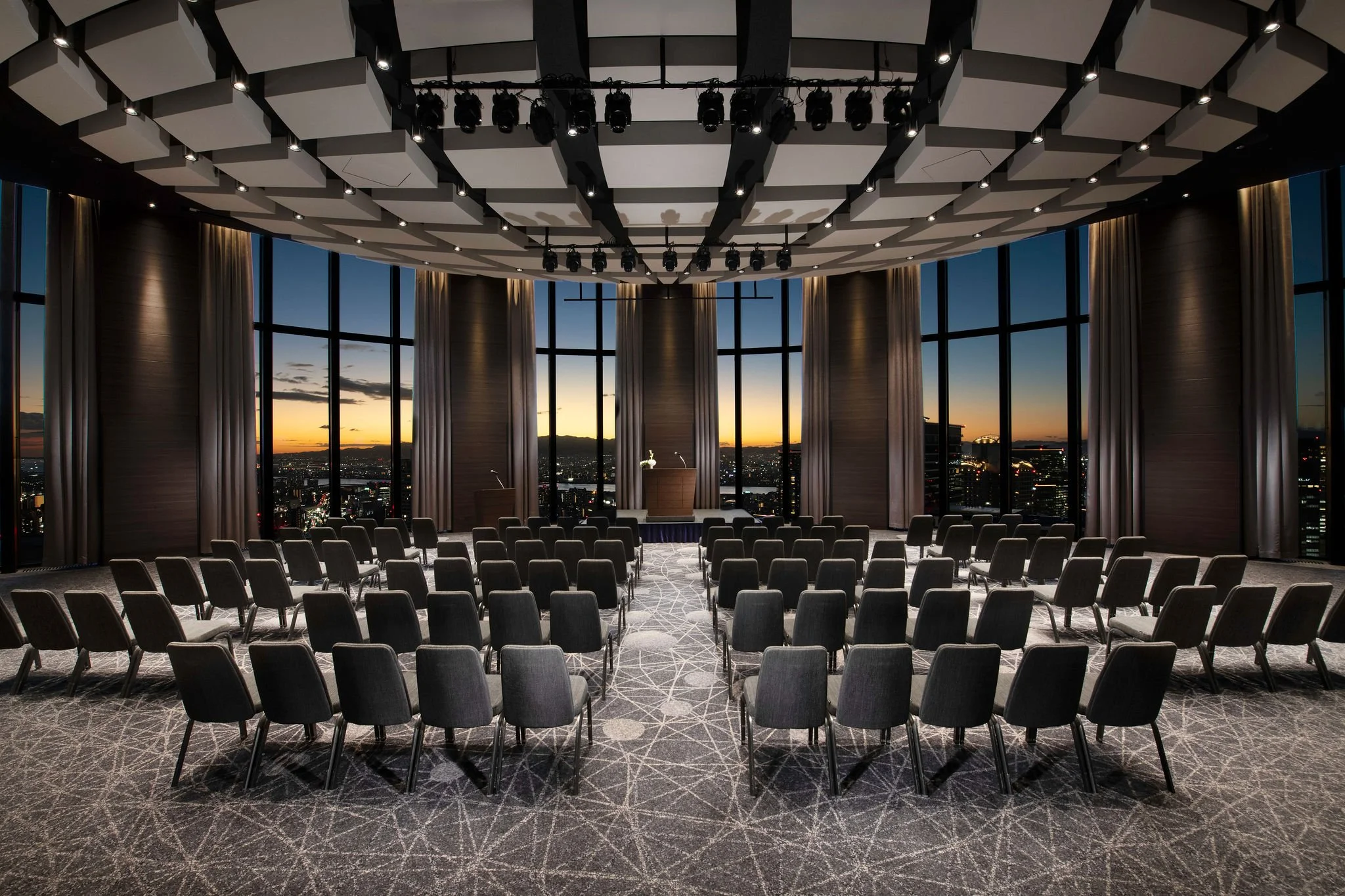 Ballroom2_Theatre_01.jpg