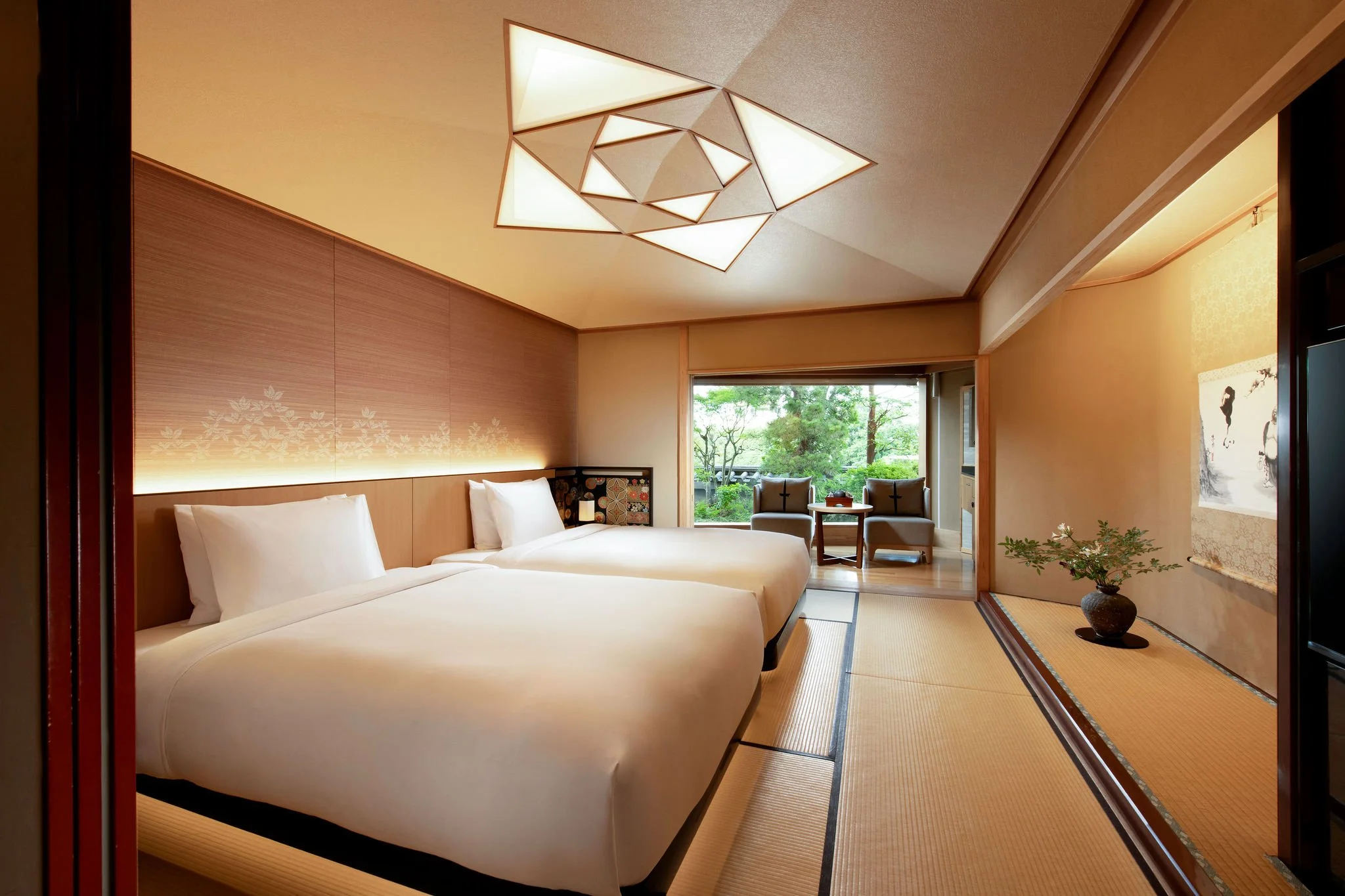 626_PremiumRoomWithTatami_01.jpg