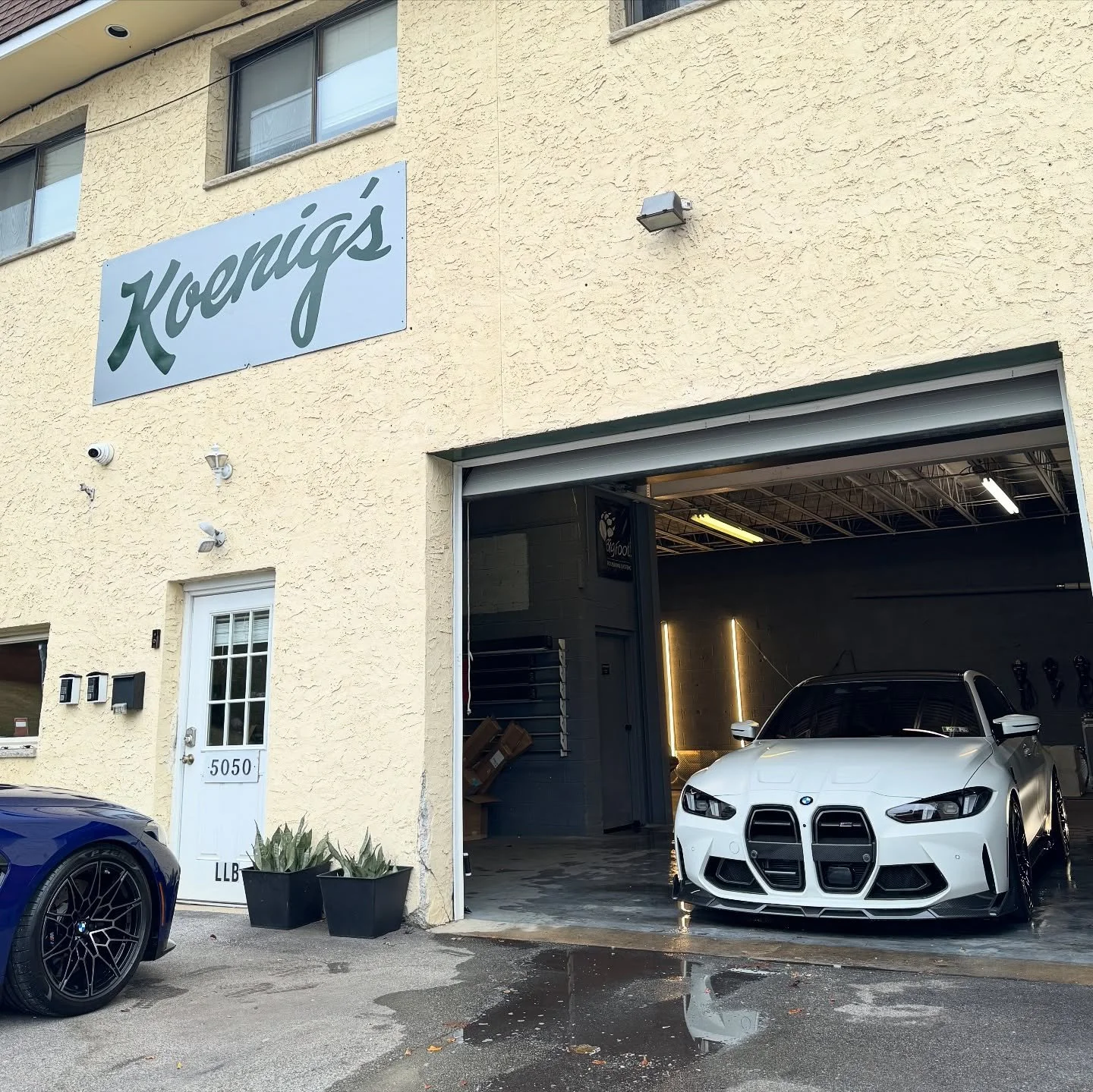 G80 Party at @koenigs_detailing
✅ Both washed & sealed with our Level 0 service. 
✅ The Interlagos Blue one was polished by us a few months back & is still gleaming ✨
📍 5050 West Chester Pike, Edgemont PA 19073
www.koenigsdetailing.com / 4