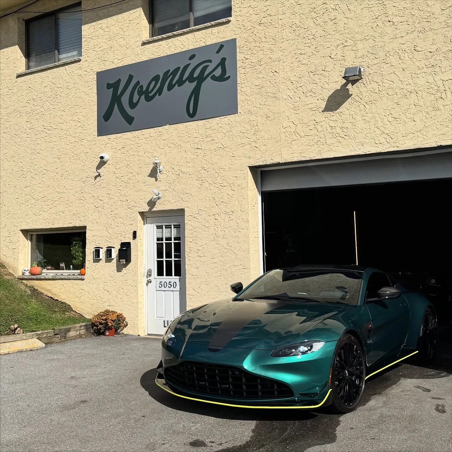Aston Martin Vantage F1 Edition - stopped by for a pre - @mainline_carsandcoffee cleanup!
Our signature wash process we've developed over the years, balancing minimal contact with maximum efficacy to maintain the condition of your paintwork.
⁃	Vehi