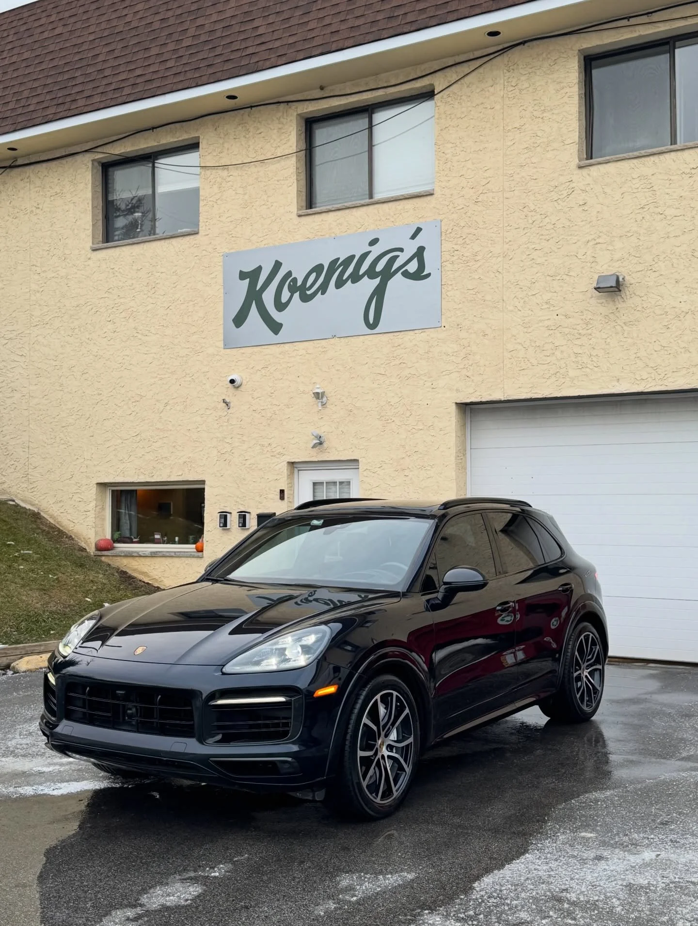 🎄 Reach out for your last minute gift certificates! 🎅 

This nicely spec'd Cayenne came by for our Level 3 Detailing Process. 

The most love and attention we can give your vehicle before venturing into the realm of Paint Correction &amp; Ceramic C