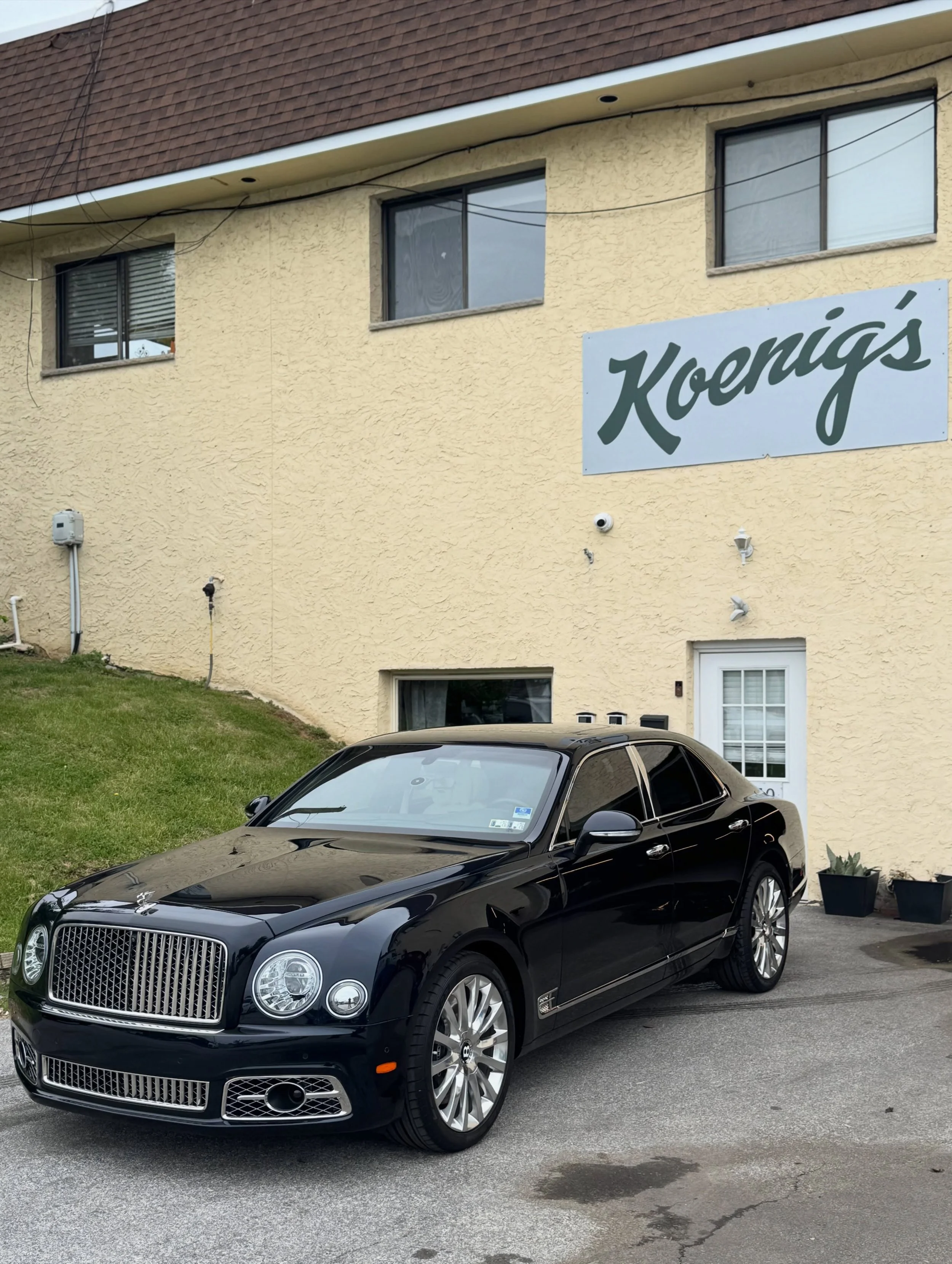 Bentley Mulsanne came to us for our Level 1 Correction &amp; Protection Process which all includes:

Our Most Popular Option! 

- Exterior Wash/Detail
- Decontamination
- Multi-step correction followed by polishing is performed
- Exterior paint is co