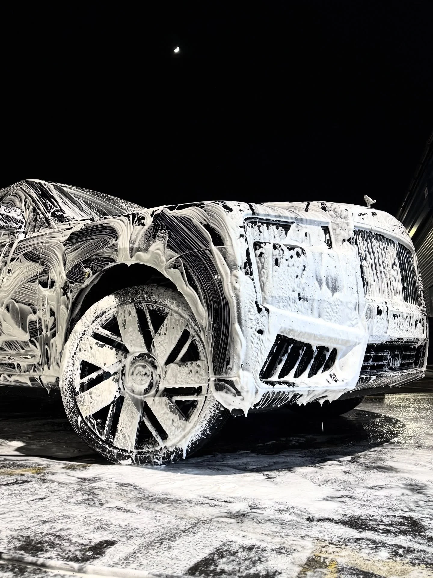 Last-minute maintenance wash on this Rolls Royce Cullian! DM us now to book your slot today ✨

📲 rrdetailing.co.uk
☎️ 07717116254

#RRDetailing #RRDetailingLondon #RollsRoyceCullinan #LuxuryDetailing #ExoticCarDetailing #SupercarCare #SnowFoamWash #