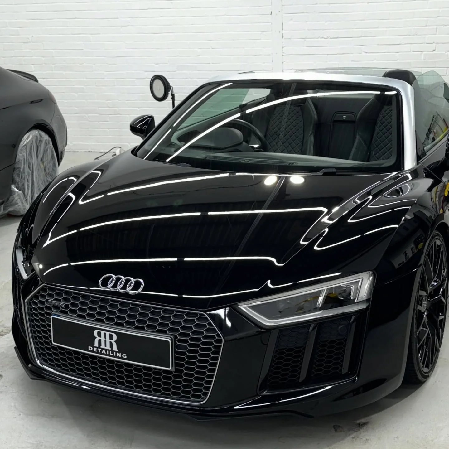 Refined to perfection.
Stage 3 correction + 5-year ceramic protection on this Audi R8.
Timeless gloss. Lasting protection.

#AutomotivePerfection #LuxuryDetailing
#CeramicCoated #ExoticCarCare
#PaintCorrection