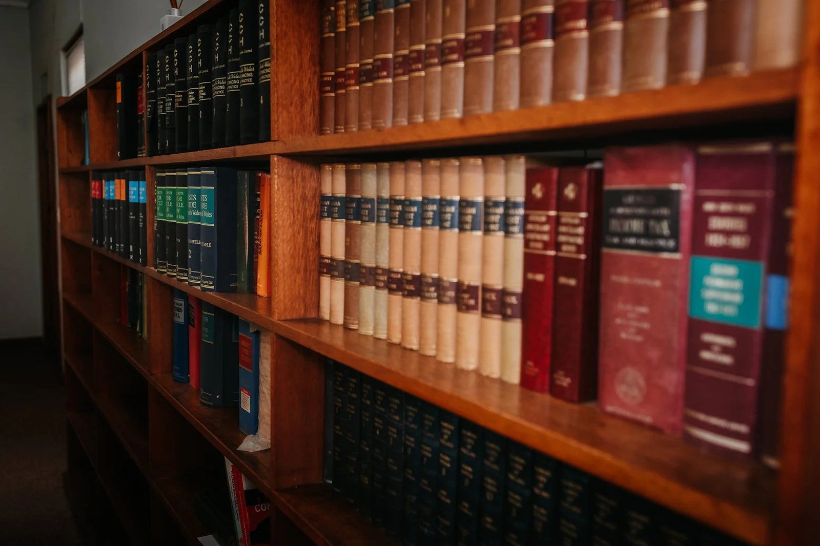 🏡 Title Talk: What&rsquo;s the Difference Between Old System &amp; Torrens Title?

If you&rsquo;ve ever heard the term &ldquo;Old System Title&rdquo; in NSW property, here&rsquo;s the good news: it&rsquo;s now a thing of the past! 👋

As of October 