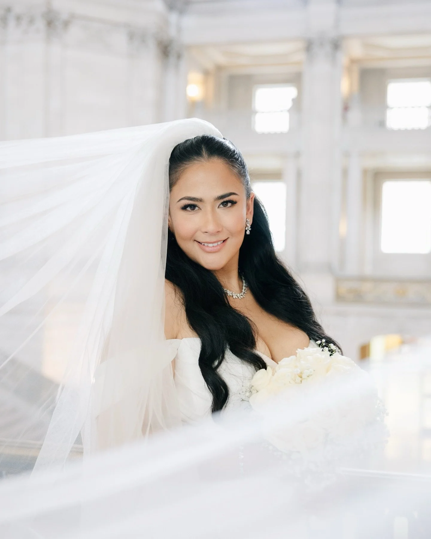 My 2026 City Hall calendar is filling up fast ✨ If you&rsquo;re thinking about a City Hall wedding, now&rsquo;s the perfect time to lock in your date.

I love working with couples who want a laid-back, stress-free experience&mdash;where you can actua