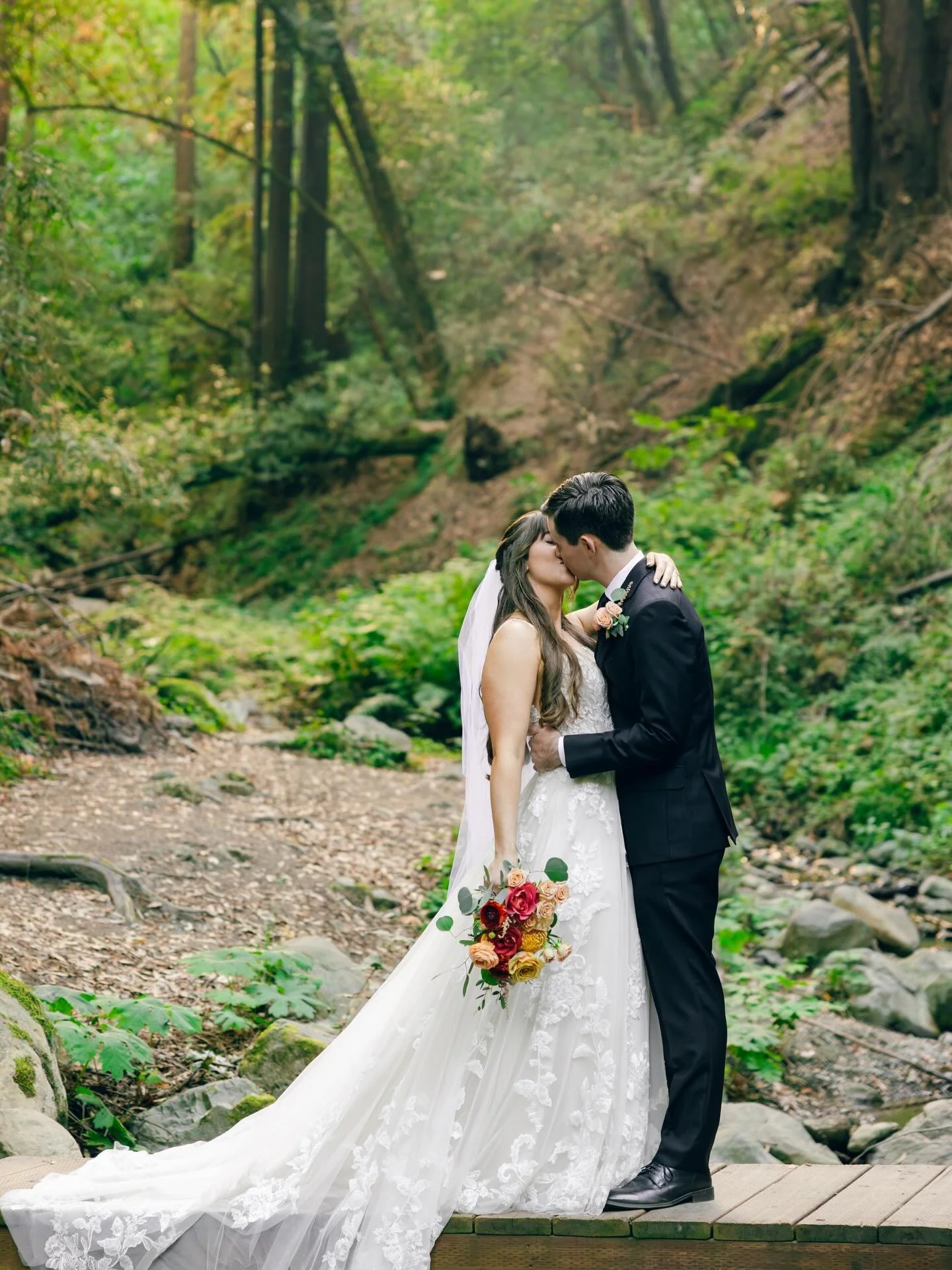 Saratoga Springs is such a beautiful wedding venue &mdash; surrounded by redwoods, soft light, and a peaceful forest setting that makes every wedding day feel naturally romantic and effortless. 🤍

There&rsquo;s something so special about ceremonies 