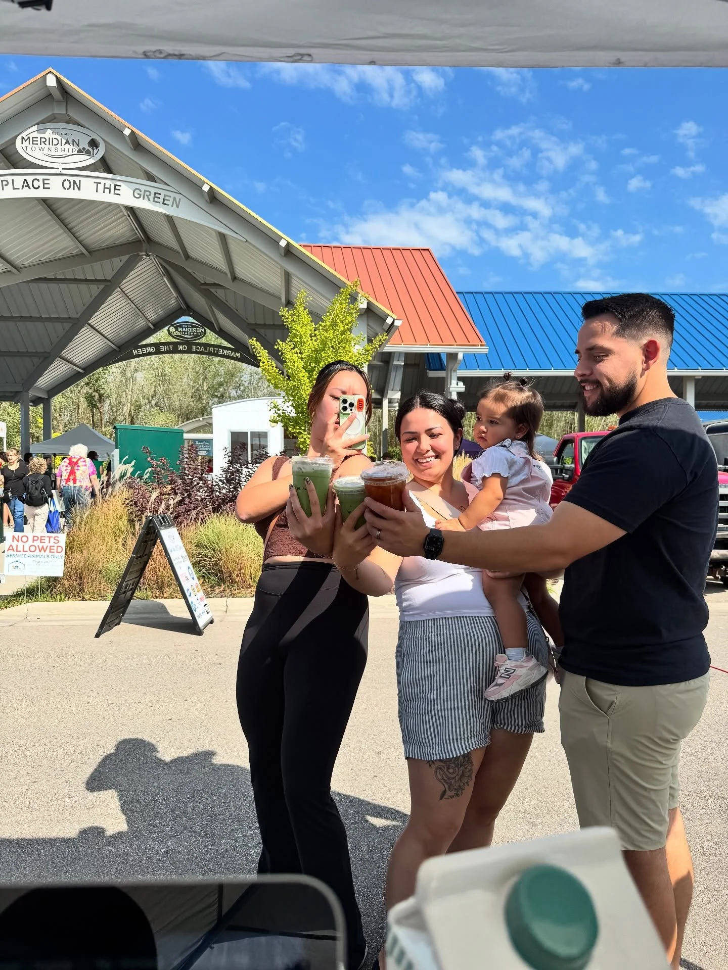 when the drinks look so good, the phone has to sip first. 🍌☕️📸 

#meridianfarmersmarket #peculiarcoffeeco #bananamatcha