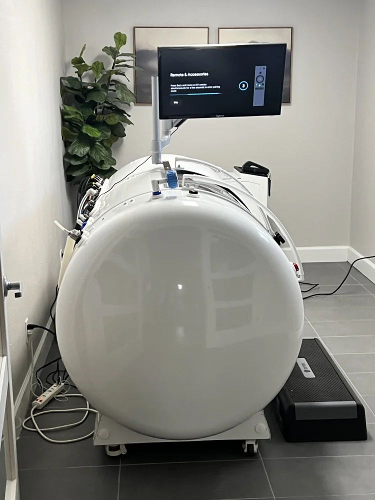 Hyperbaric oxygen chamber at Lytle Family Practice