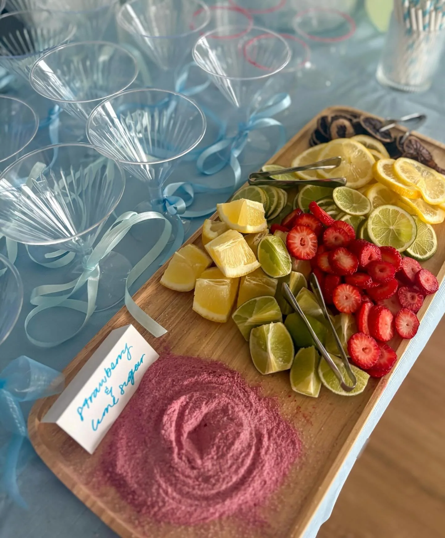 Let&rsquo;s talk drink station goals 🍸
 Drink shakers (&amp; stirrers), straws, tablecloths, serving ware&mdash;we&rsquo;ve got the lot.
 Not to mention these recyclable cocktail glasses&hellip; because the only headache tomorrow should be from the 