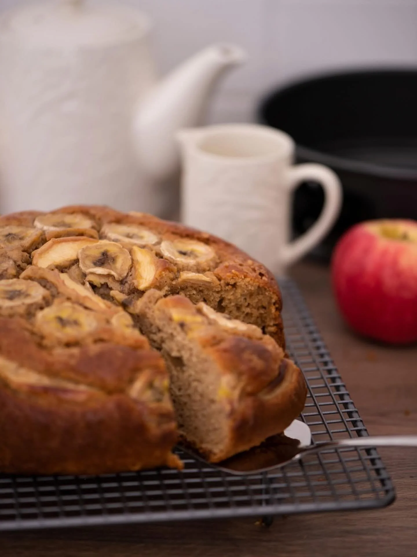 When the weather calls for comfort, banana bread answers 🍌✨

Nothing beats a cozy bake on a day like this. With our range of cake tins - non-stick, stainless steel, silicone &amp; more, you&rsquo;ll have the perfect bake every time 🍰 

⏱️Open 9am -