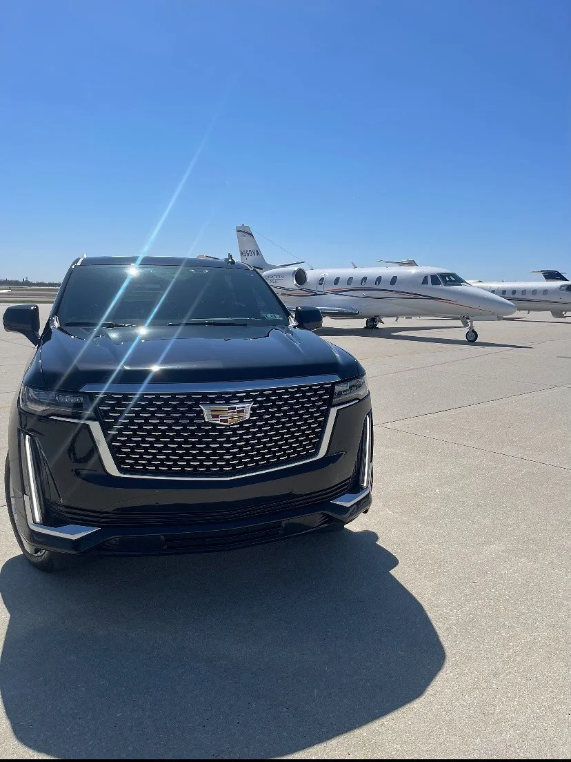 Private Lanes to Private Planes 💸💸💸
Book your ride with Sovrano and experience what true luxury feels like. 
#sovranolimousine #moneymoney #privatejet #limousine #nyclimo #phillylimo #privatechauffeur #dclimo