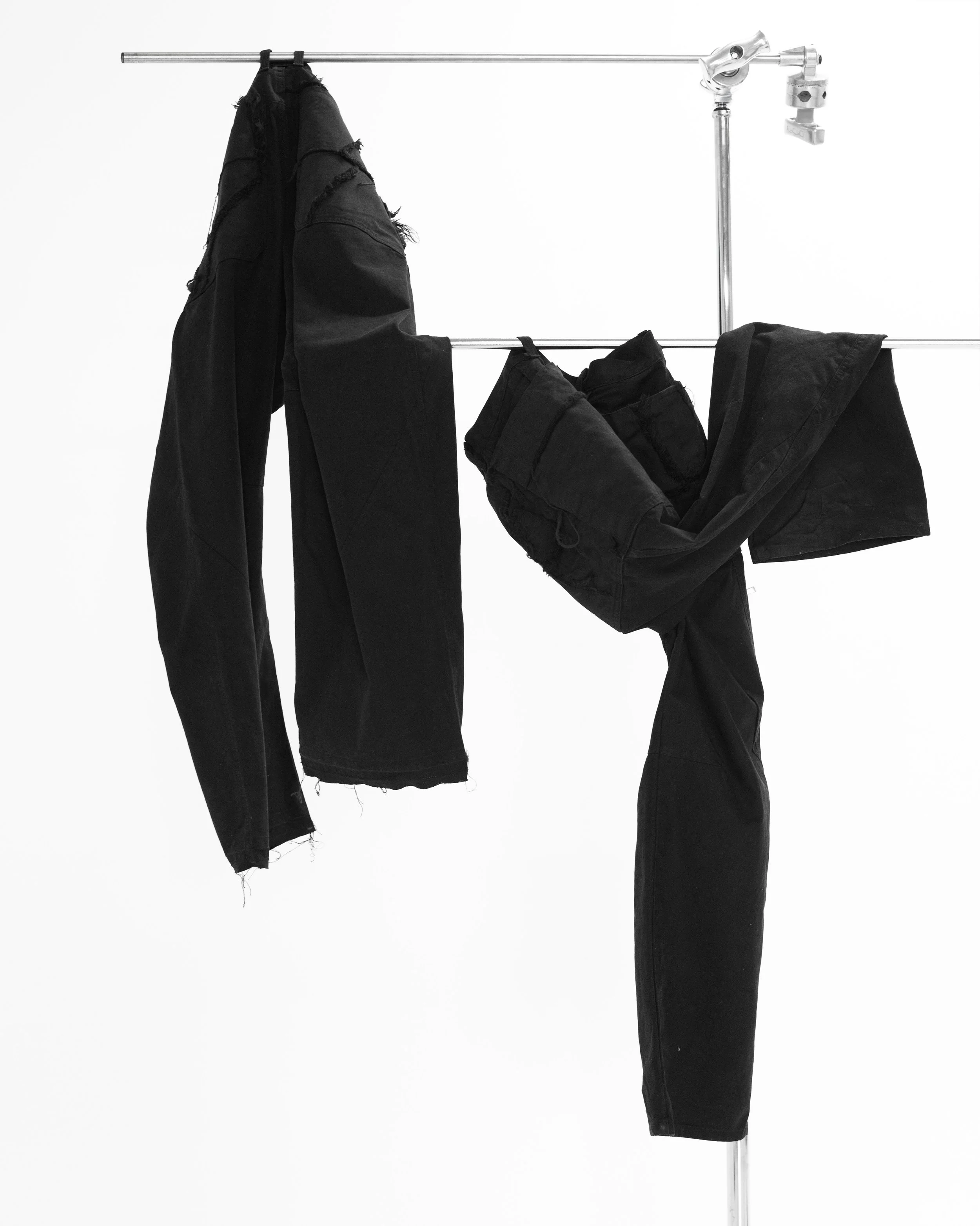 C STAND WHITE_1 3.jpg