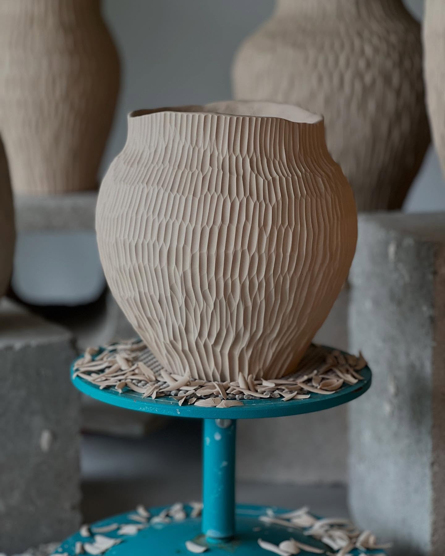You don&rsquo;t need a wheel to make something extraordinary.

In fact, some of the most soulful pieces I&rsquo;ve ever made started with just my hands, a slab of clay, and a quiet moment of trust.

Carving &amp; Handbuilding Secrets goes live today 