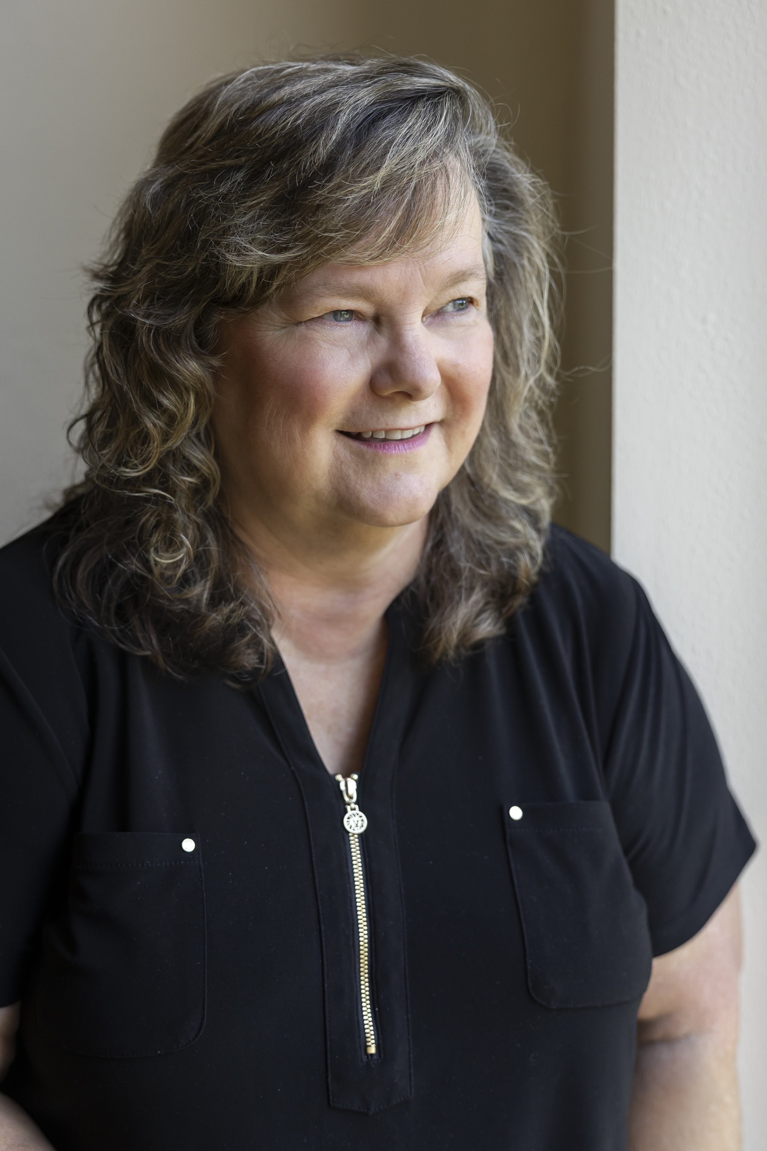 Headshot - Raewyn Final-4.jpg