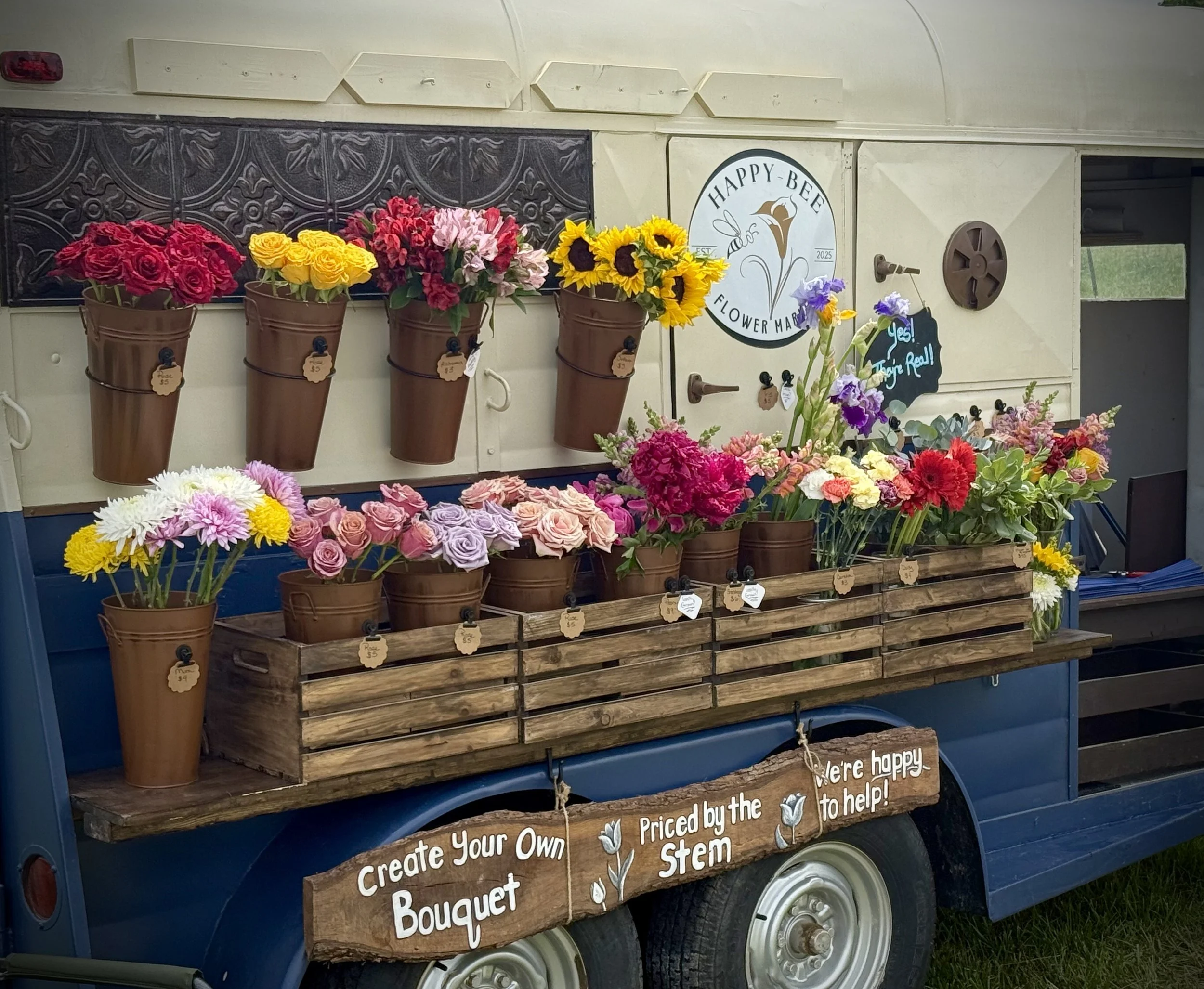 Mobile Bouquet Bloom Bar Trailer for rentals and events | Seymour, MO and Springfield, MO area