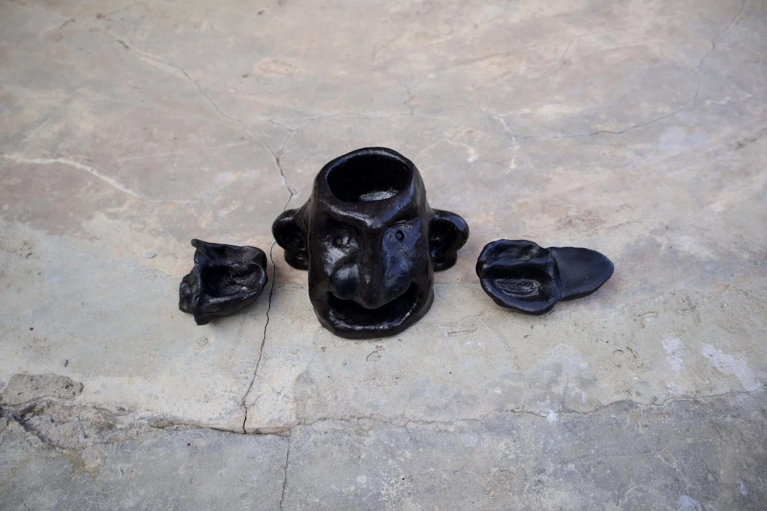 ALTAR OBJECT 01 / 
ELEMENTAL STUDY: Fire /


MATERIALS:
Clay, local paint dye, varnish /   
2025