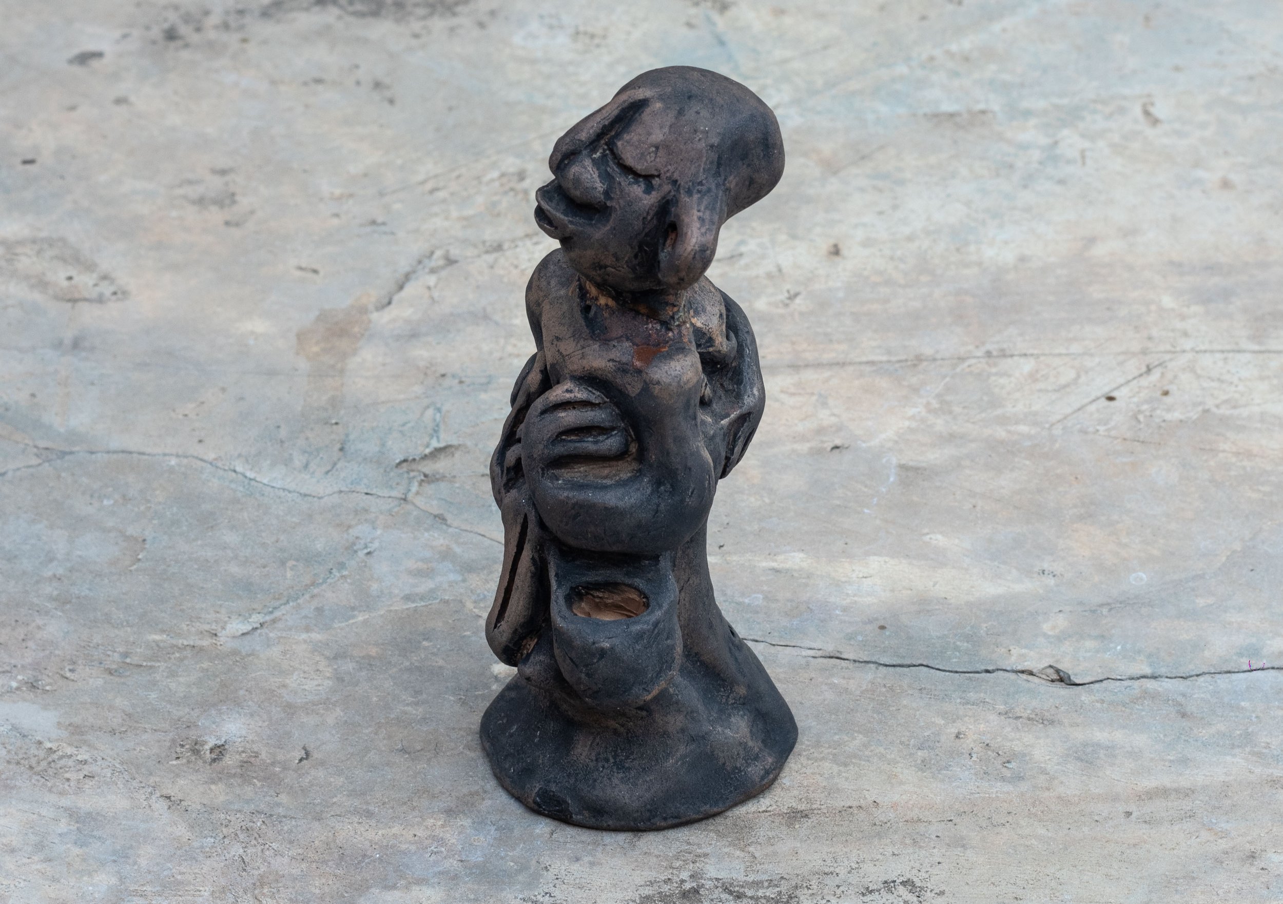 ALTAR OBJECT 01 / 
ELEMENTAL STUDY: Earth, messenger /


MATERIALS:
Clay, Wax smoke/   
2025