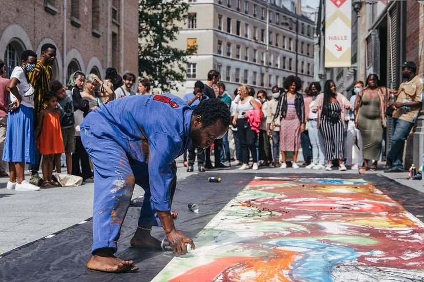 OUR DIFFERENCES MAKES US SAME /
INSTALLATION: CARREAU DU TEMPLE, PARIS/  
Acrylic, Spray paint, Pastels, Charcoal on Canvas /
2021. / 

A conversation on the importance of diversity.