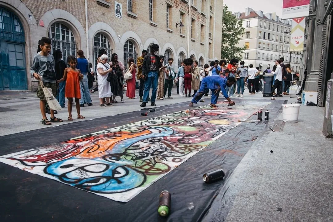 OUR DIFFERENCES MAKES US SAME /
INSTALLATION: CARREAU DU TEMPLE, PARIS/  
Acrylic, Spray paint, Pastels, Charcoal on Canvas /
2021. / 

A conversation on the importance of diversity.