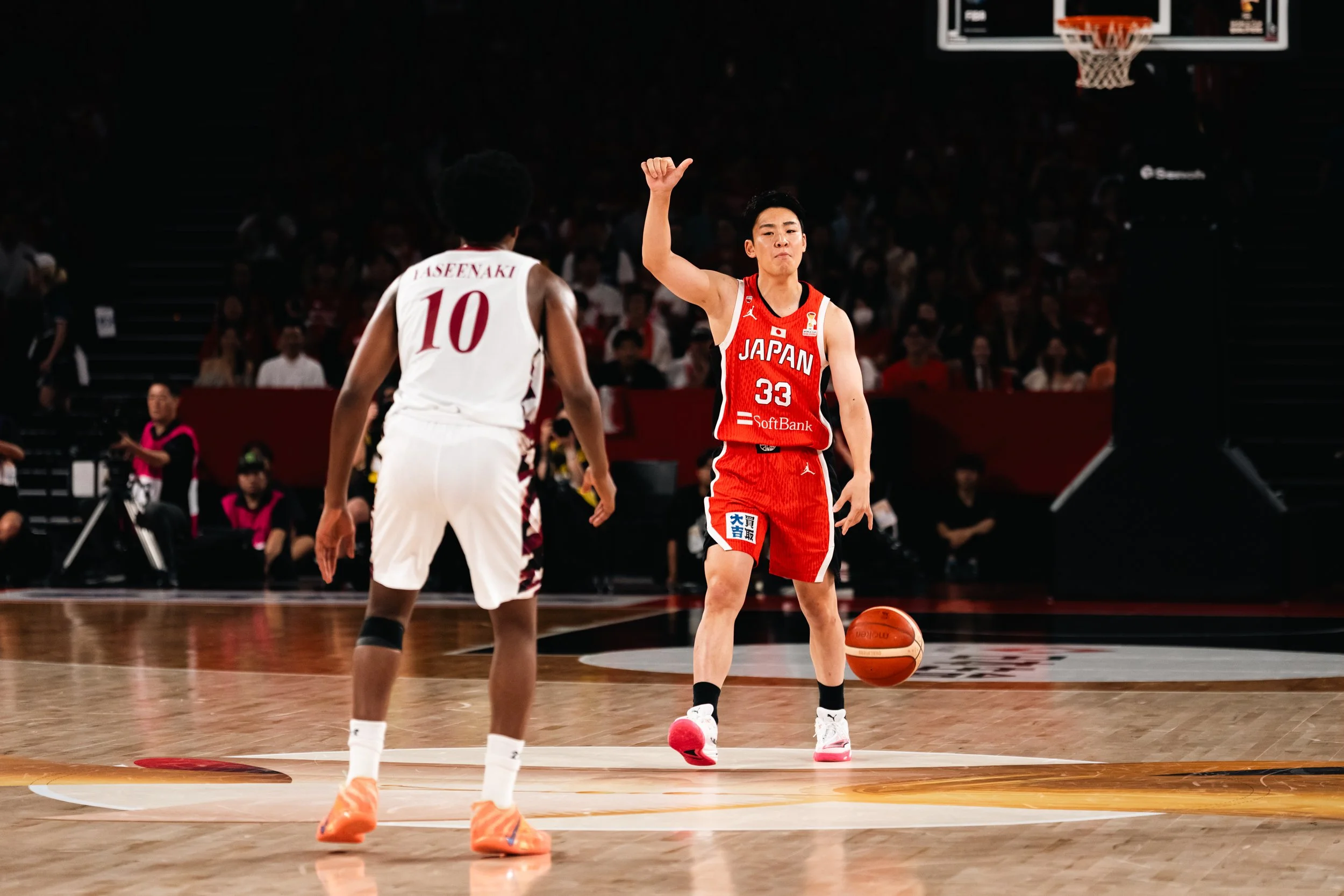 FIBAWC-WINDOW4-JPN-QTR-35.jpg