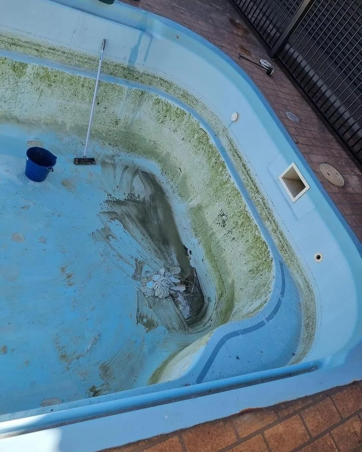 Don't Drain Your Pool Yet: Why Water Level Matters in Texas Winters