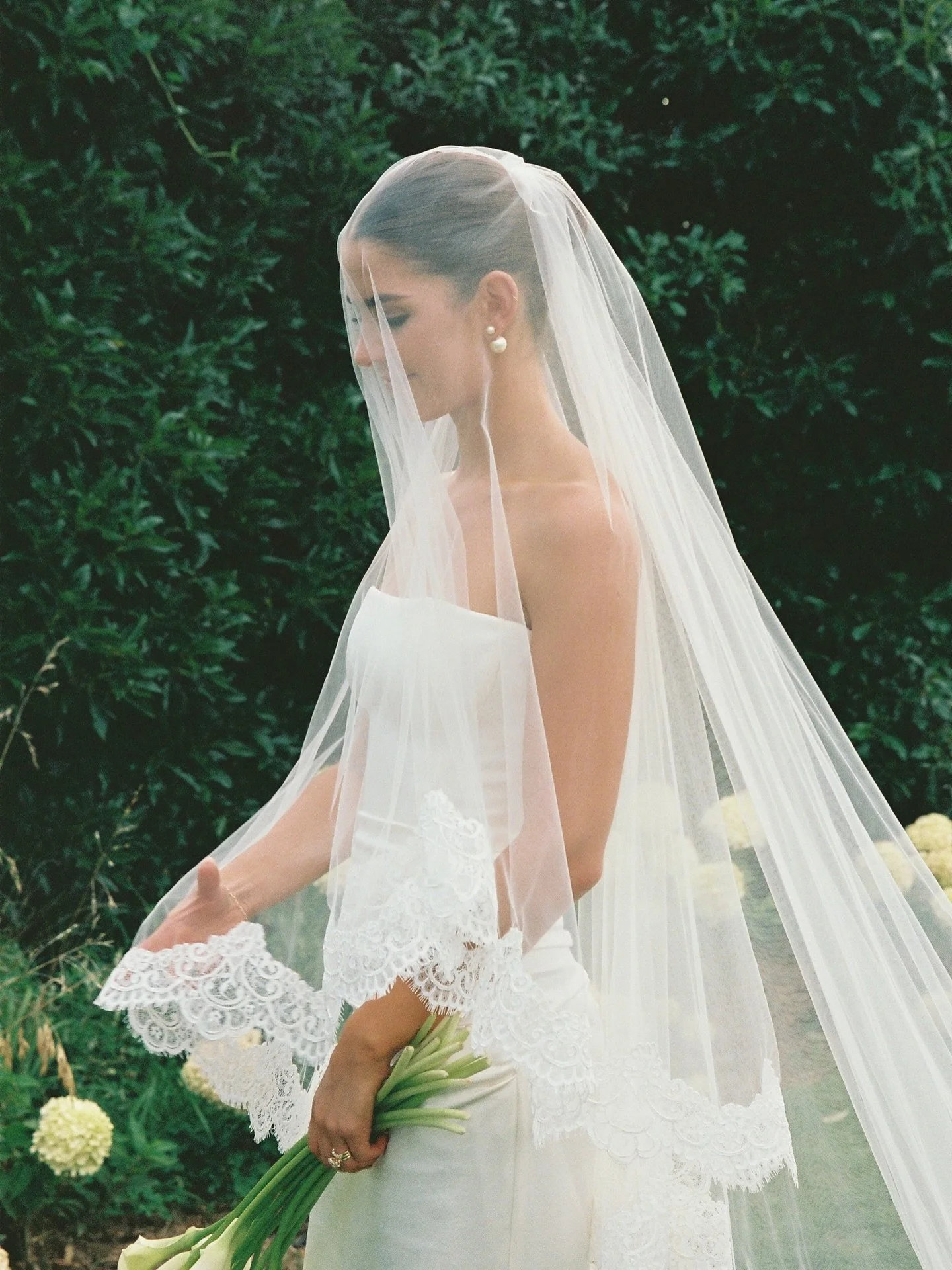 Bride on film 💒

@megelizabethstudio 
@alexiamcgillivray 
@hayesbridal 
@jennyburttflorist 
@temaniahomestead