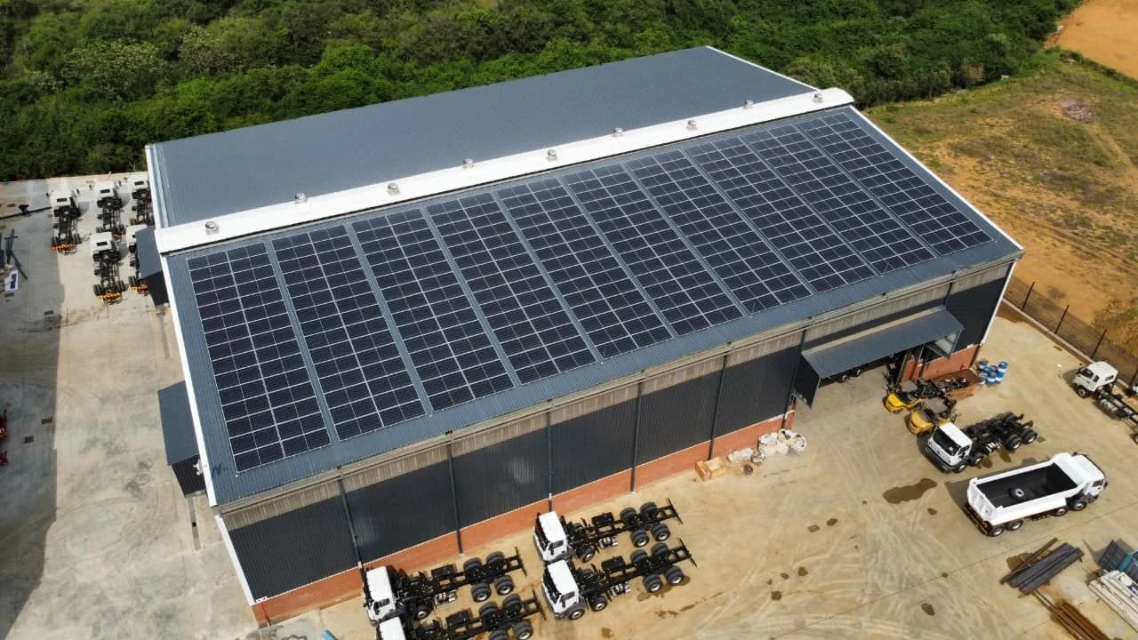 Trailer Manufacturer, KZN – 175 kWp + 160 kWh, 100% off-grid
New factory with no Eskom connection. 125 kW Fox ESS hybrid system.