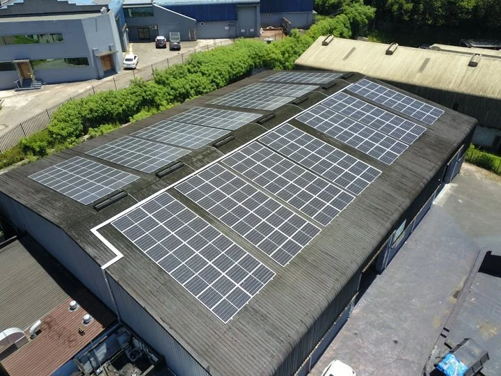 Recycling Plant, Queensmead KZN – 148.7 kWp
Grid-tie system: 252 × 590W Canadian Solar panels on a 150kW Huawei inverter, offsetting daytime industrial loads.