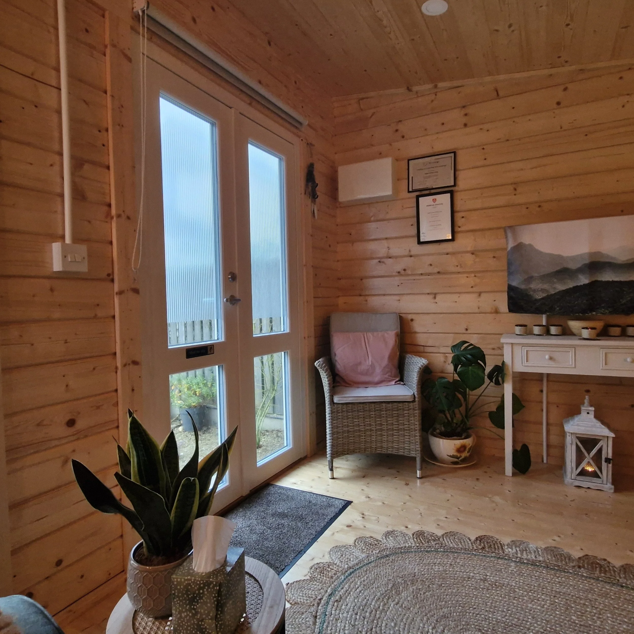 cabin pic 2.jpg