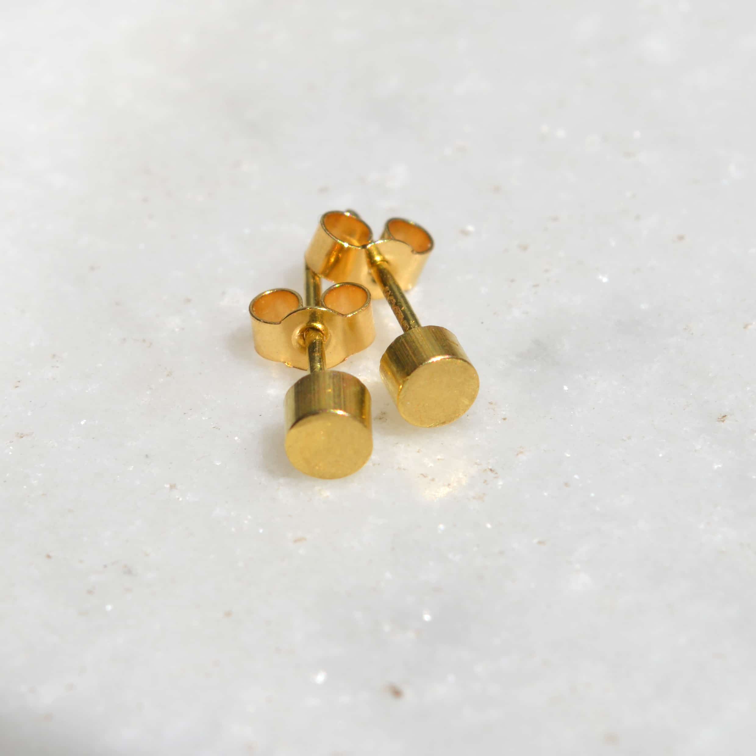 Cilindri-Ethical-Gold-Stud-Earrings-Francesca-Stella-Ethical-Jewellery3.jpg
