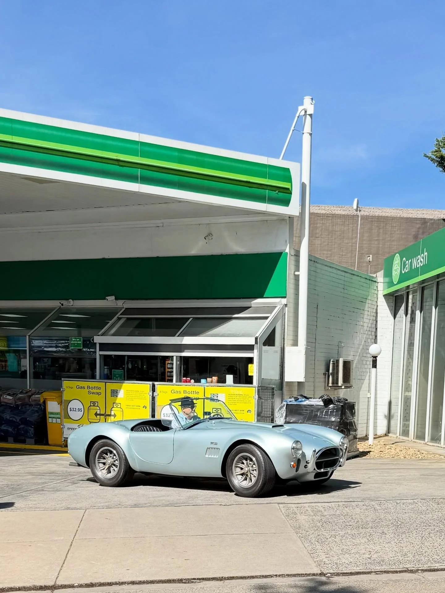 This extraordinary 427 Cobra is one of the coolest cars we&rsquo;ll post this year. It was spotted filling up in Richmond on Saturday by @chrisconidi, and the following morning at a car meet in Fitzroy on of our spotting adventures (spotting video to