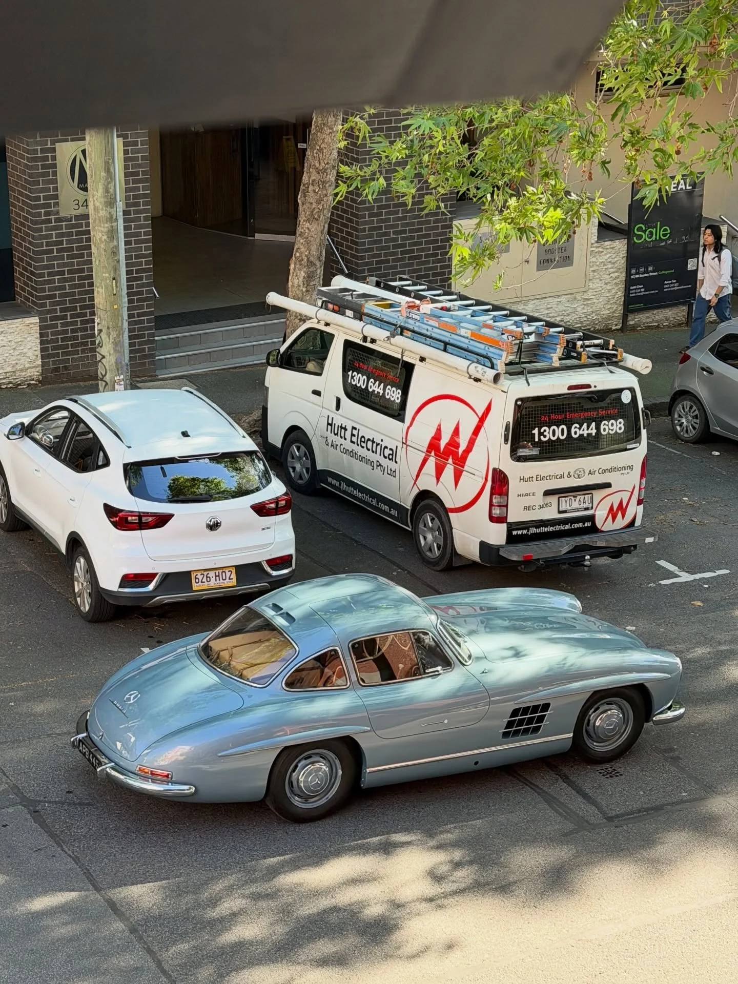 Having just quietly arrived in Australia, and hot on the heels of yesterday&rsquo;s Roadster, here&rsquo;s a gorgeous 1954 Mercedes-Benz 300 SL Gullwing spotted in Collingwood a couple of weeks ago. Its new owner displayed it at this year&rsquo;s Con
