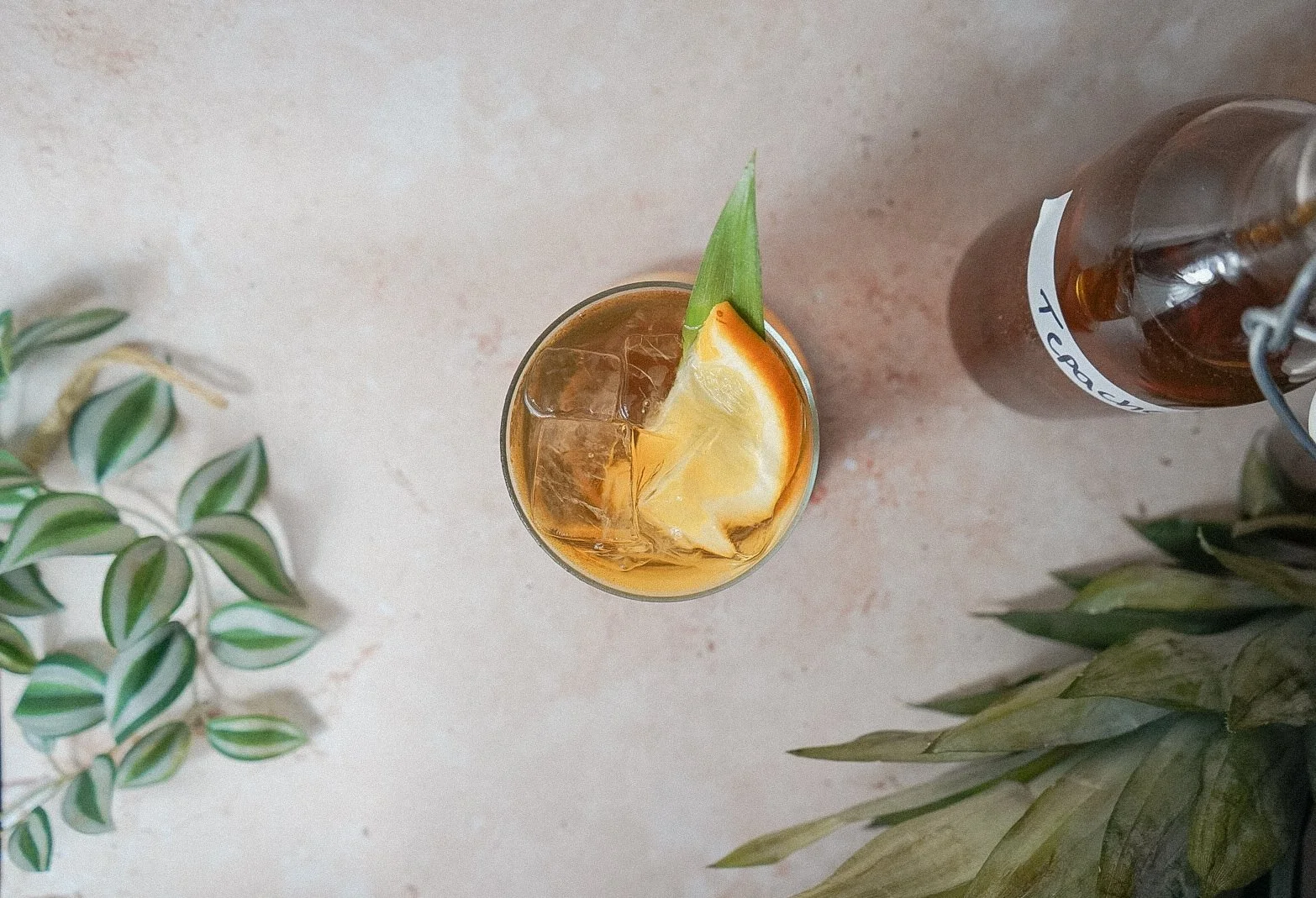 What to Expect When You Hire a Mobile Cocktail Bar